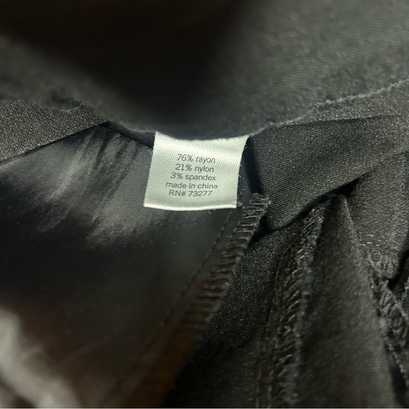 EVRI Black Capri pull on size 16 - Picture 5 of 8